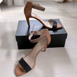Joe’s heeled sandals- natural, black strap
